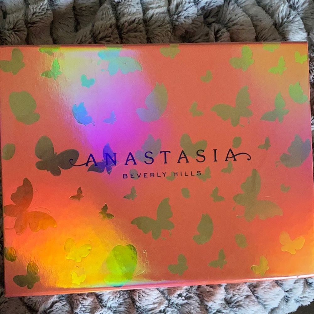 Anastasia BH Norvina Collection Vol.3
